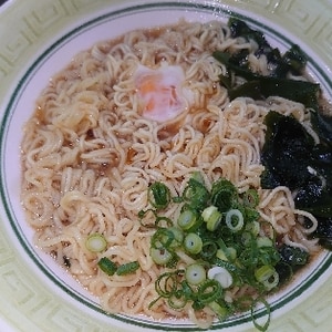 さくっと昼ごはん☆わかめネギラーメン